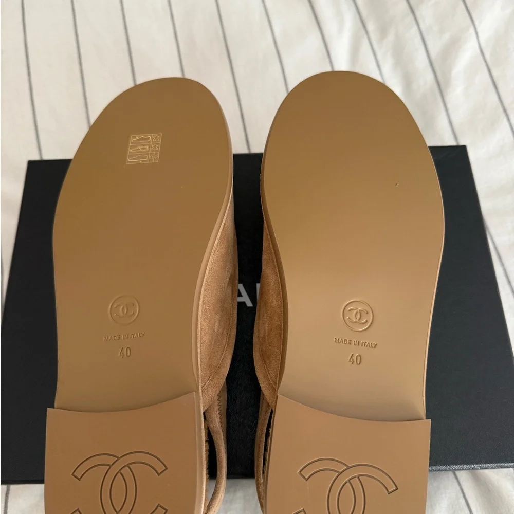 Chanel Tan Logo Slingback Loafers with shearling lining SZ 40 NEW/ full set - Picture 7 of 9